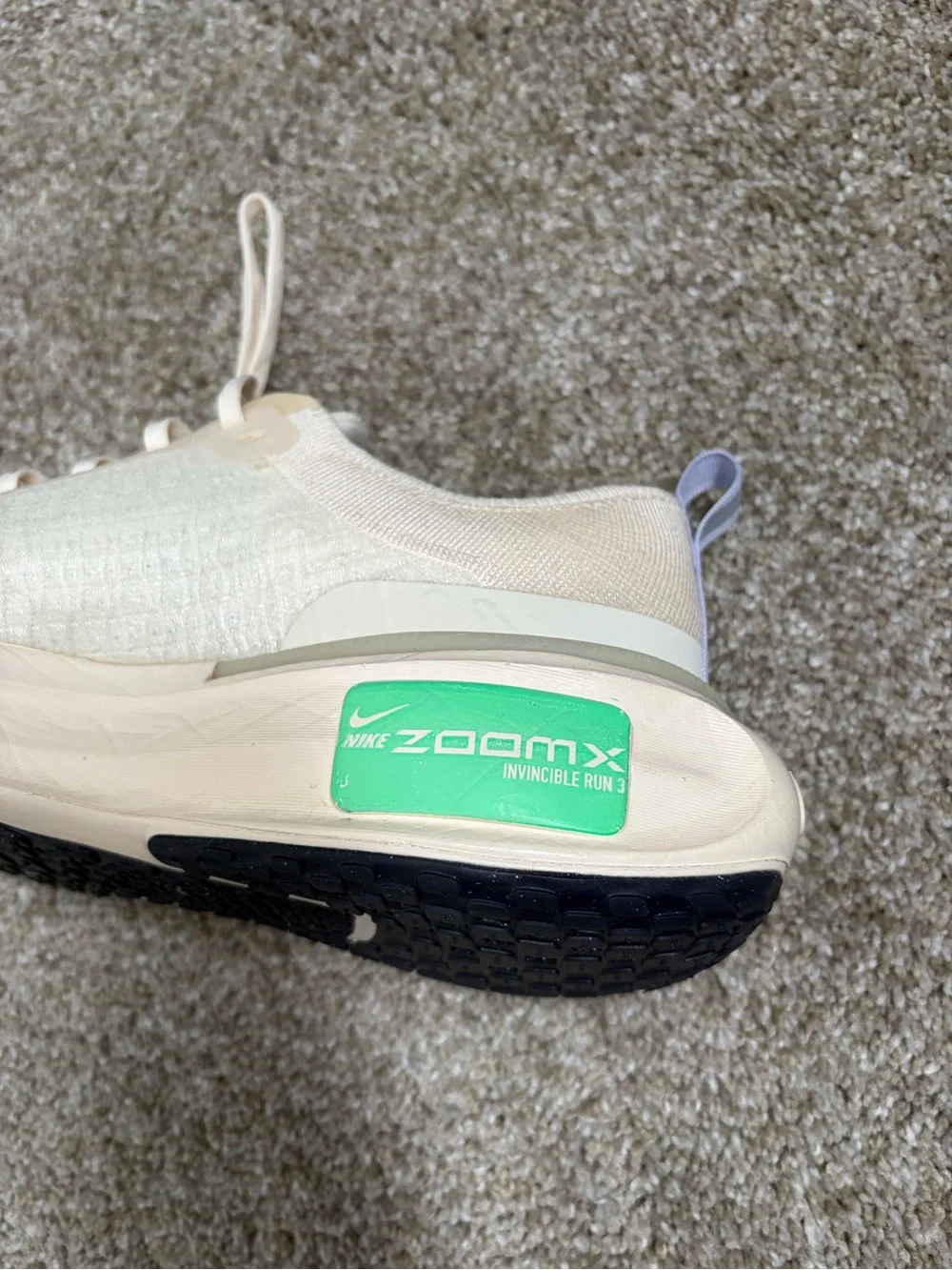 Nike Men’s Invincible Run 3 Sneaker in Cream with Green and Black Accents